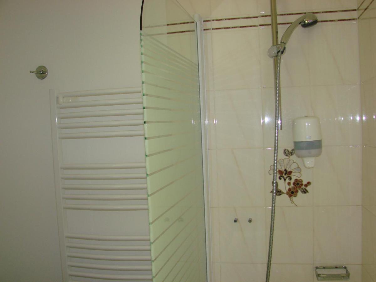 Chez-Marion Hotel Merville-Franceville-Plage Room photo